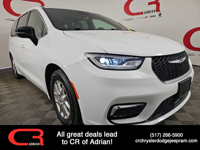 2025 Chrysler Pacifica's photo