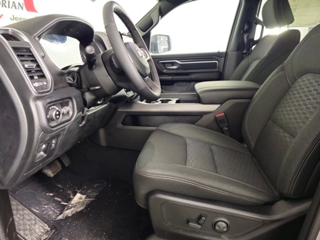 New 2026 Ram 1500 BIG HORN CREW CAB 4X4 5'7 BOX Pickup