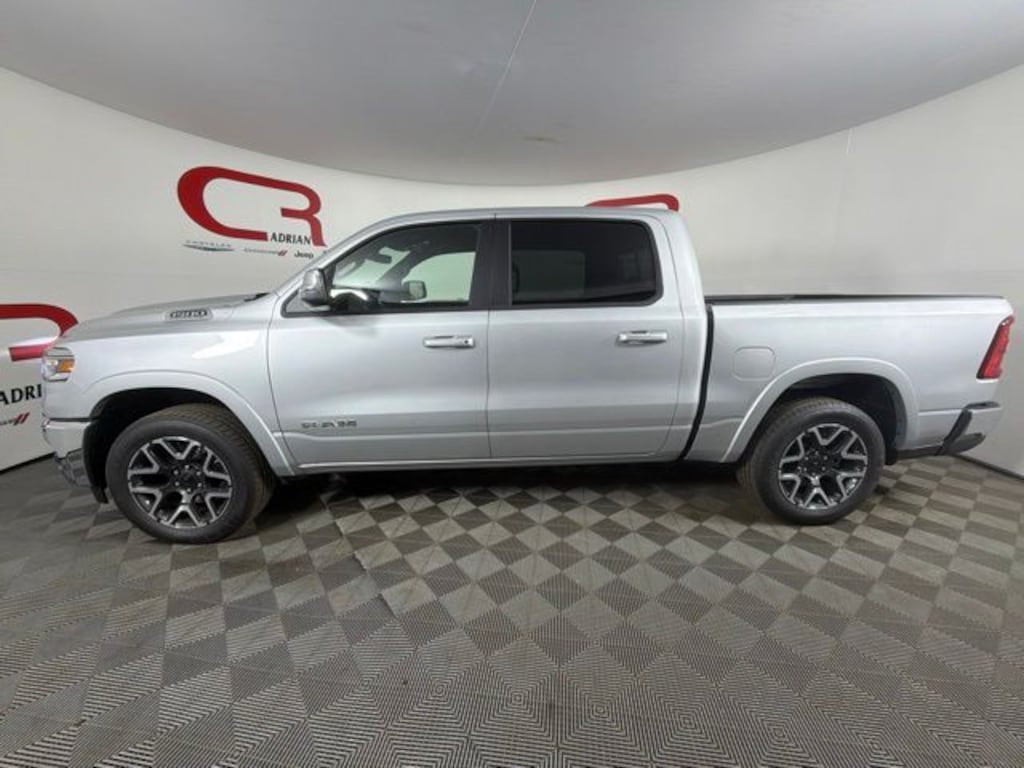New 2026 Ram 1500 LARAMIE CREW CAB 4X4 5'7 BOX Pickup