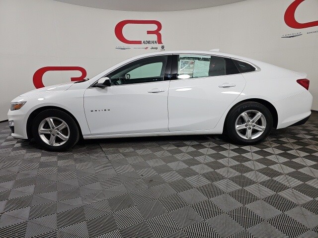 2023 Chevrolet Malibu 1LT photo 2