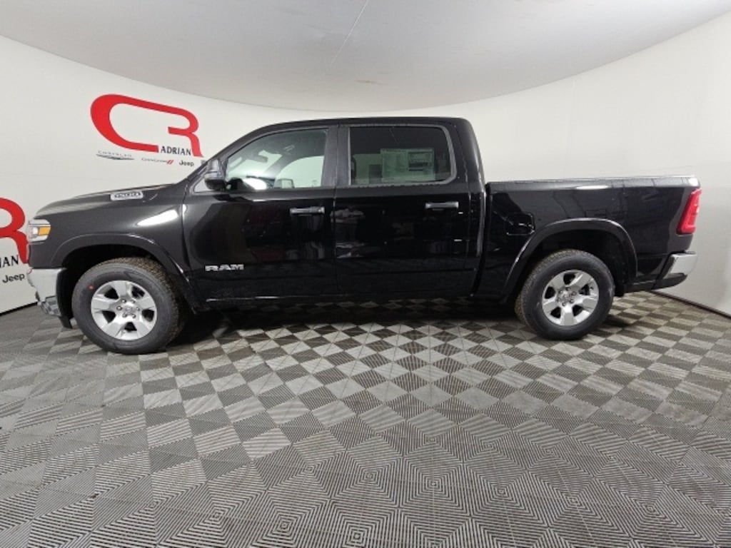 New 2026 Ram 1500 BIG HORN CREW CAB 4X4 5'7 BOX Pickup