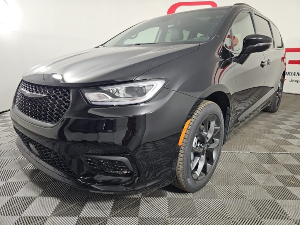 New 2026 Chrysler Pacifica LIMITED Passenger Van