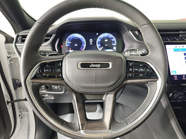 2023 Jeep Grand Cherokee Overland - Photo 16