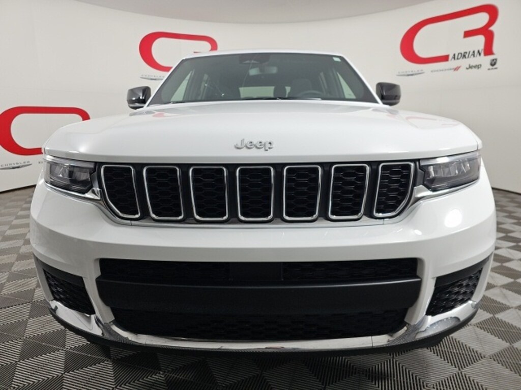 Used 2024 Jeep Grand Cherokee L Laredo SUV