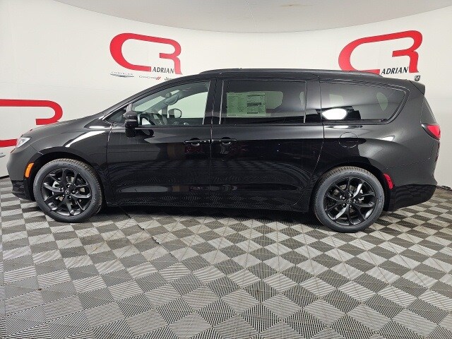 2026 Chrysler Pacifica Limited photo 4