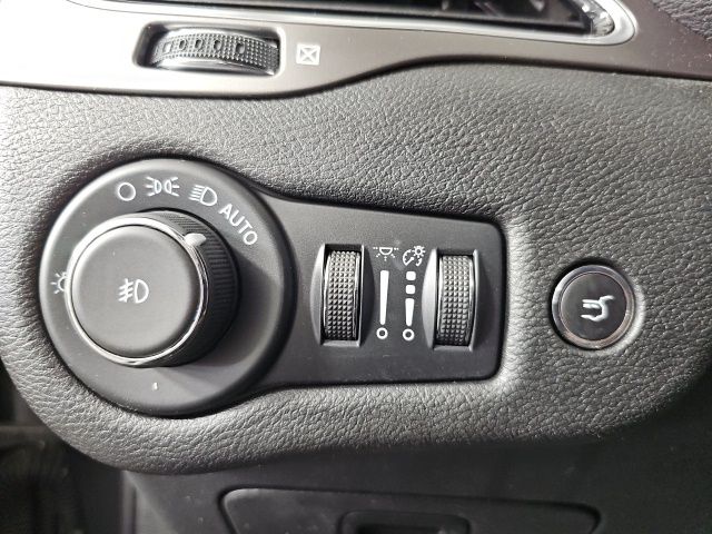 2022 Jeep Cherokee Limited - Photo 18