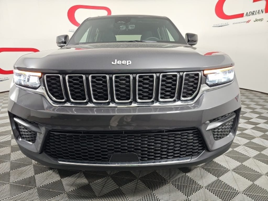 New 2025 Jeep Grand Cherokee LAREDO X 4X4 Sport Utility