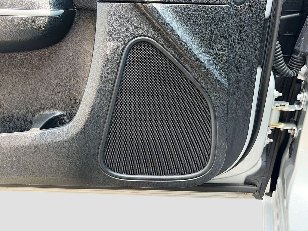2023 Dodge Charger SXT - Photo 18