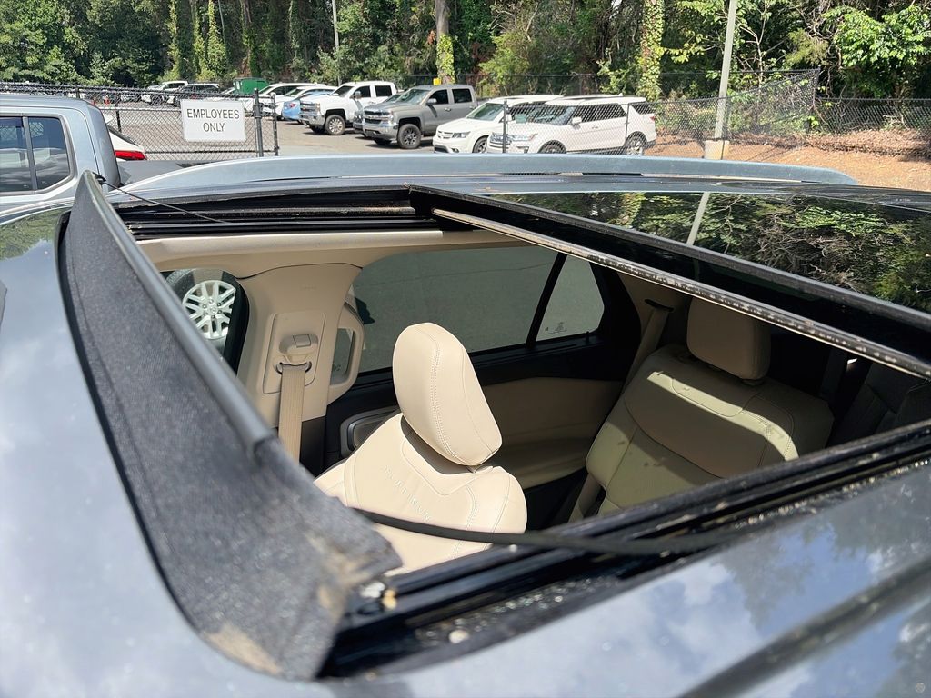 2020 Ford Explorer Platinum - Photo 23