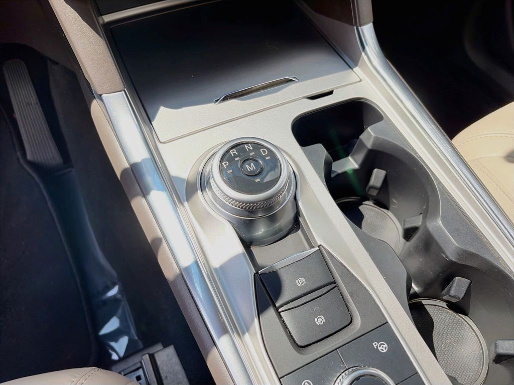 2020 Ford Explorer Platinum - Photo 17