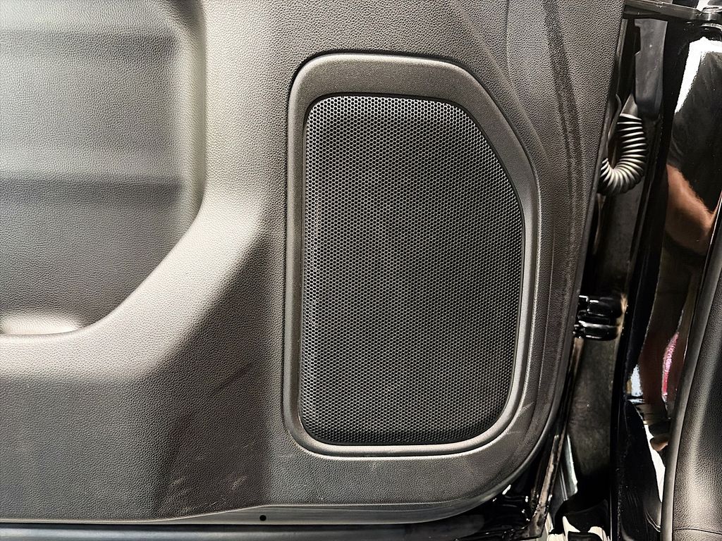 2020 Chevrolet Silverado 1500 LTZ - Photo 17