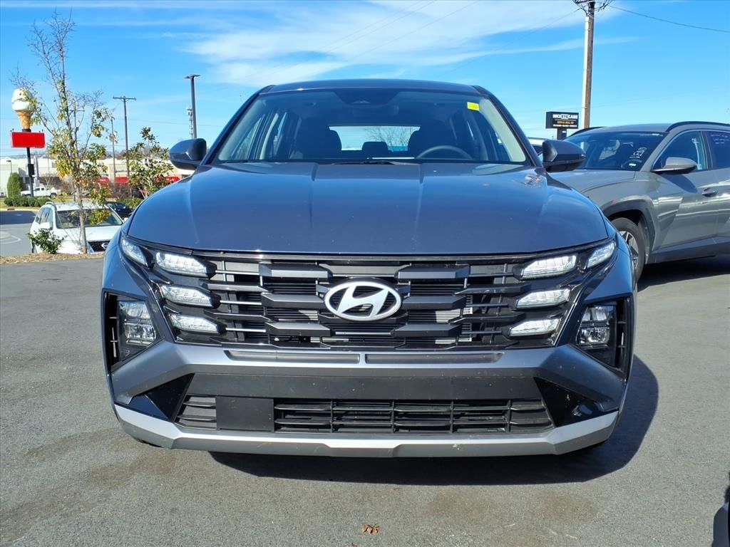 2025 Hyundai Tucson SE photo 2