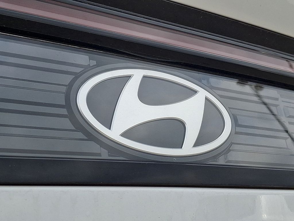 2025 Hyundai Sonata Hybrid SEL - Photo 18