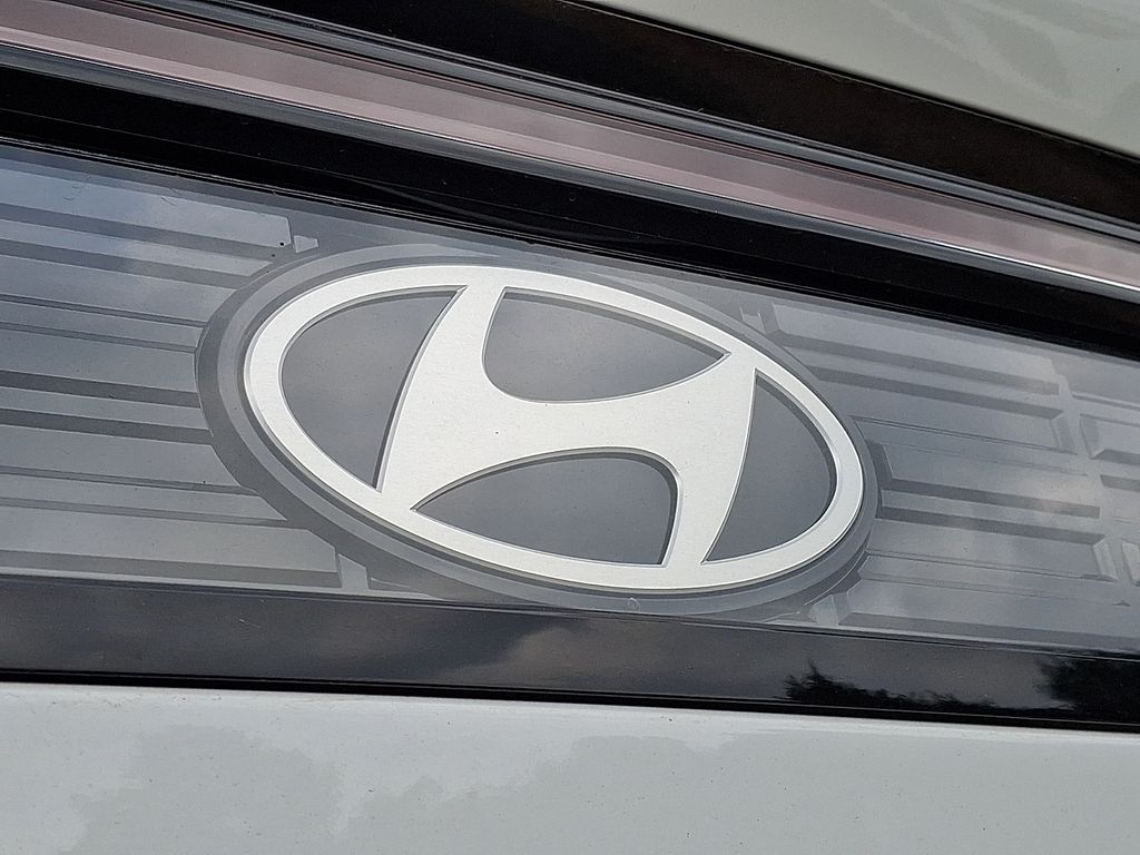 2025 Hyundai Sonata Hybrid SEL - Photo 18
