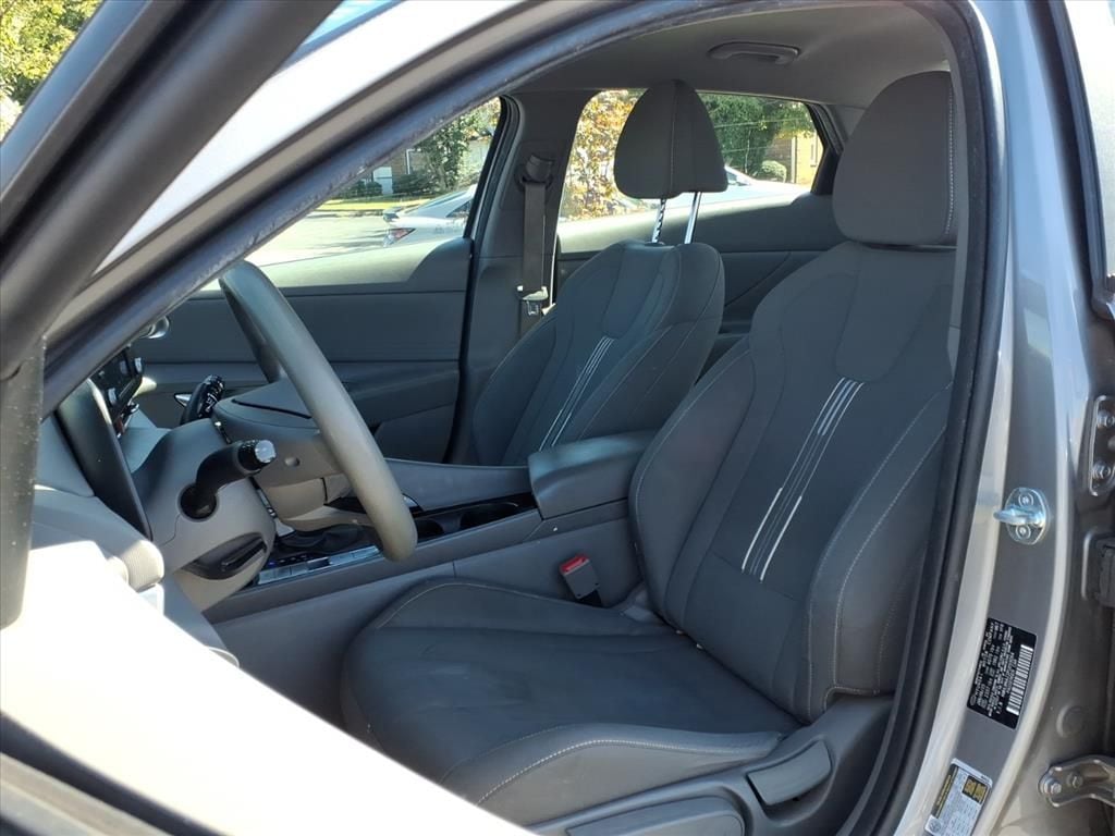 Used 2023 Hyundai Elantra Hybrid Blue Sedan