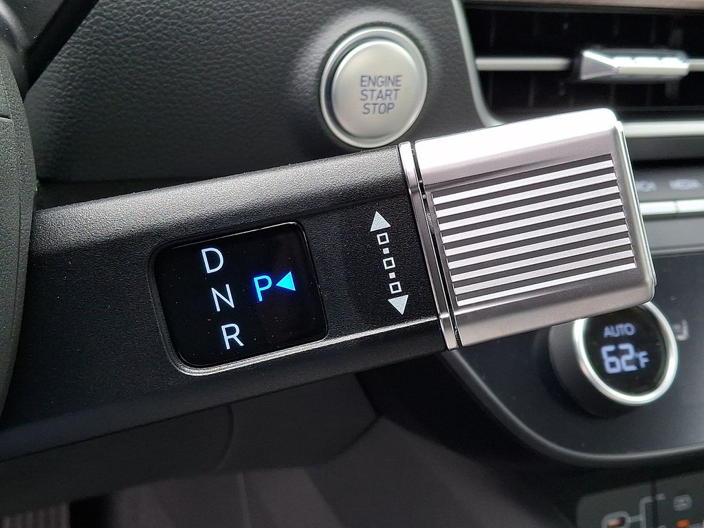 2025 Hyundai Sonata Hybrid SEL - Photo 10