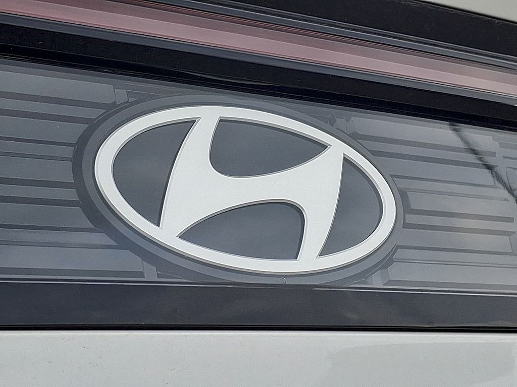 2025 Hyundai Sonata SE - Photo 19