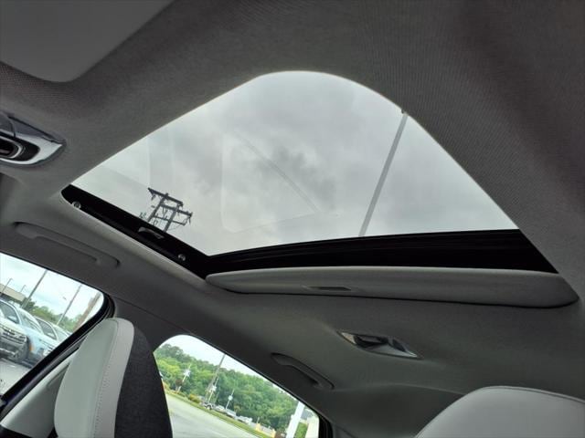 2025 Hyundai Elantra Limited - Photo 19