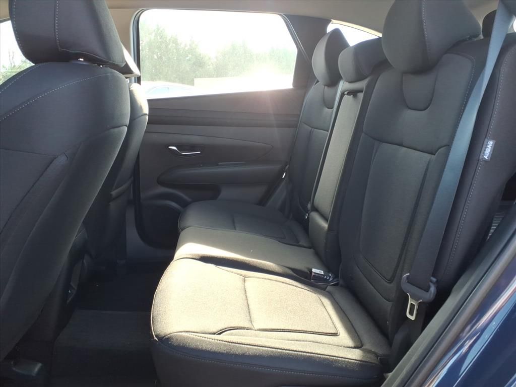 2025 Hyundai Tucson SE photo 4