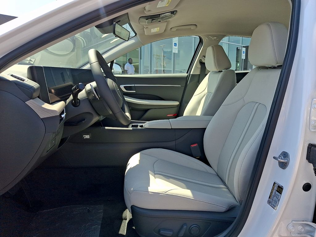 2025 Hyundai Sonata Hybrid SEL - Photo 9