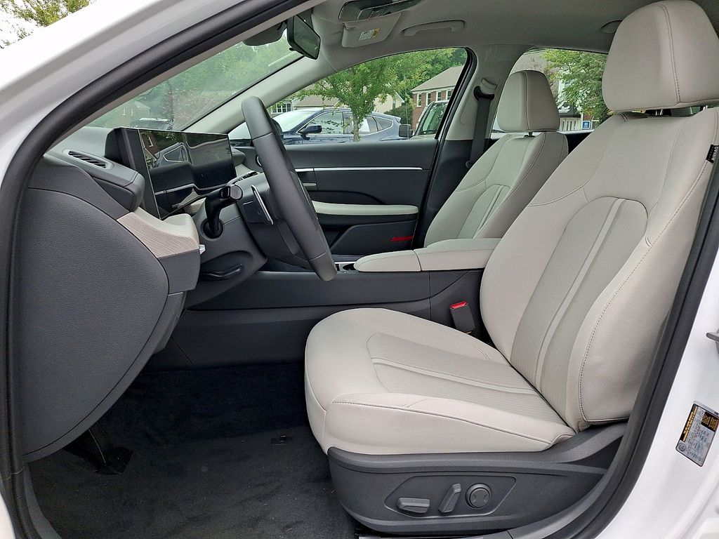 2025 Hyundai Sonata Hybrid SEL - Photo 9