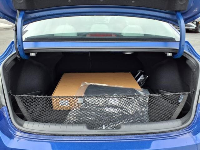 2025 Hyundai Elantra Limited - Photo 10