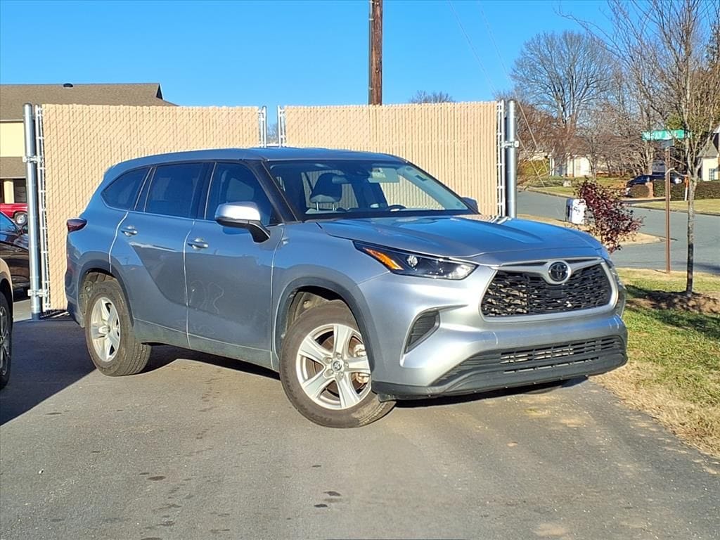 2022 Toyota Highlander L's photo