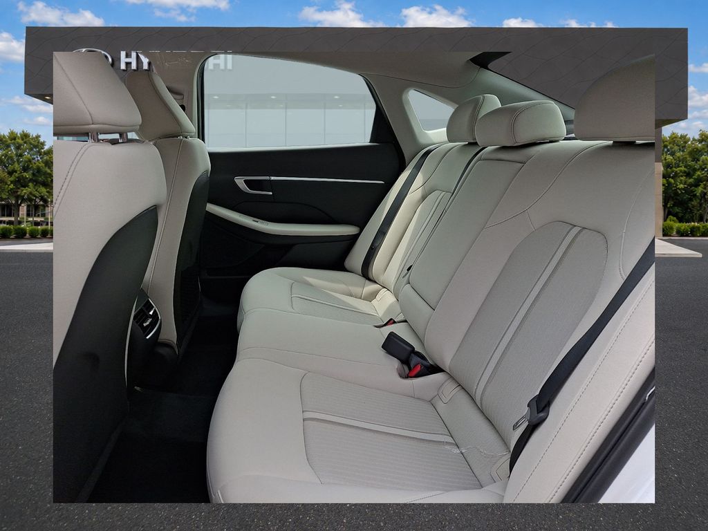 2025 Hyundai Sonata Hybrid SEL - Photo 6