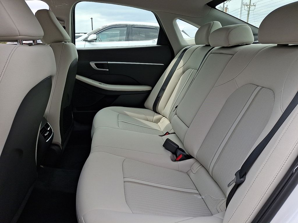2025 Hyundai Sonata Hybrid SEL - Photo 6