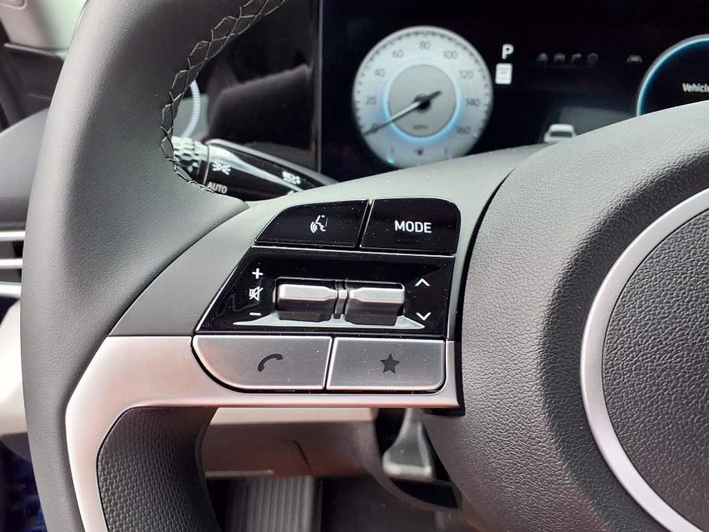 2025 Hyundai Elantra Limited - Photo 25