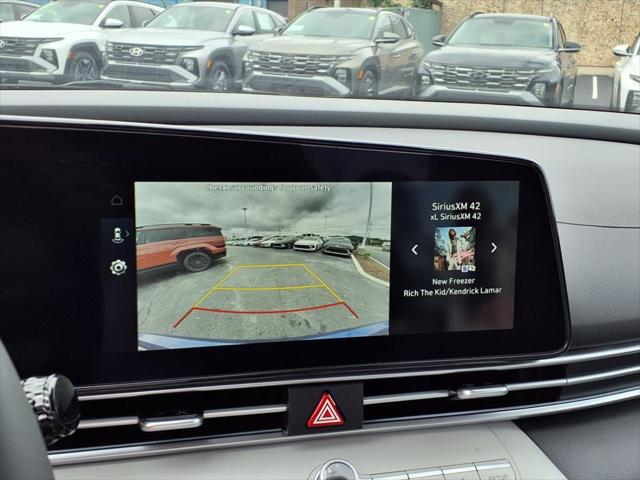2025 Hyundai Elantra Limited - Photo 22