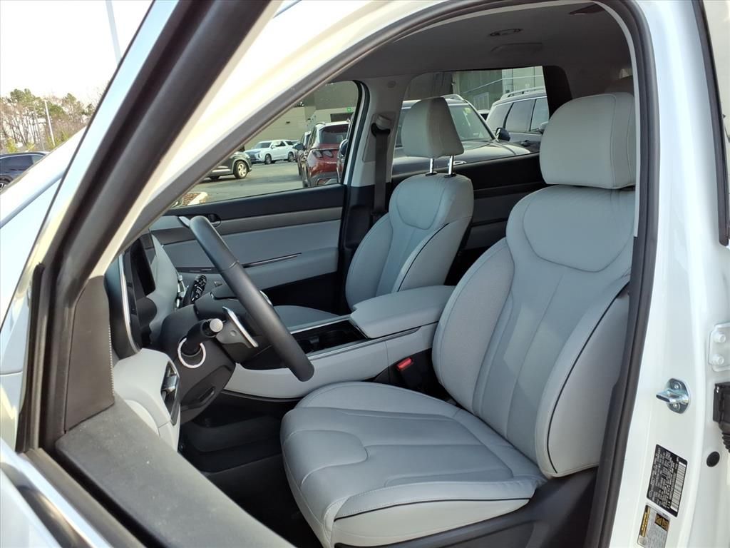 2025 Hyundai Palisade SEL photo 2