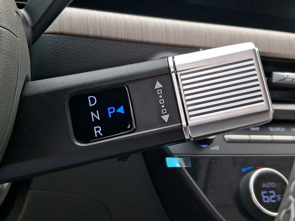 2025 Hyundai Sonata Hybrid SEL - Photo 10