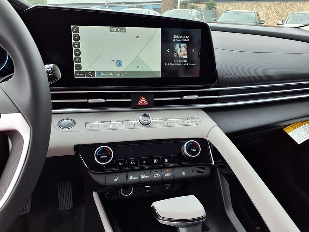 2025 Hyundai Elantra Limited - Photo 20