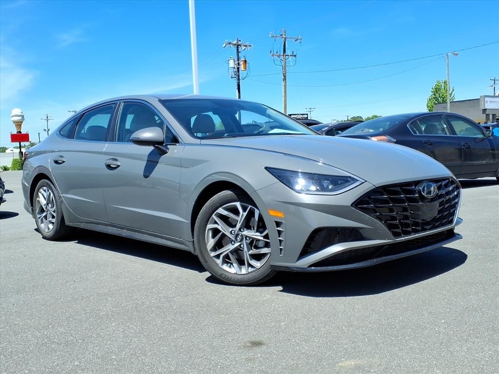 2022 Hyundai Sonata SEL's photo