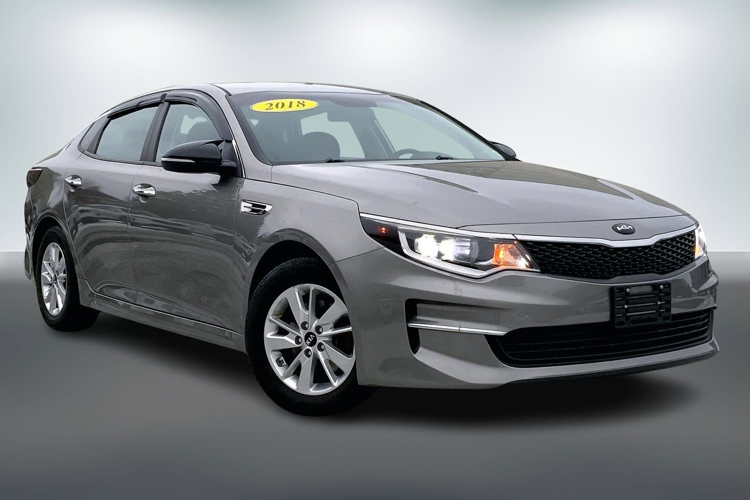 2018 Kia Optima LX's photo