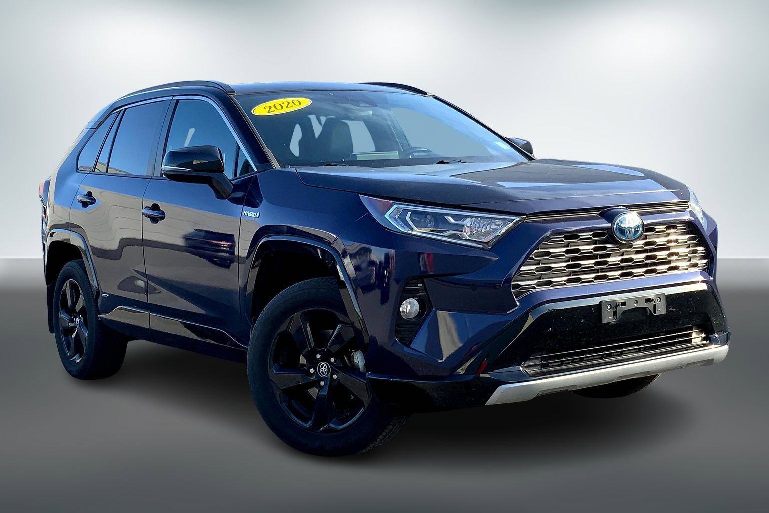 2020 Toyota RAV4 XSE's photo