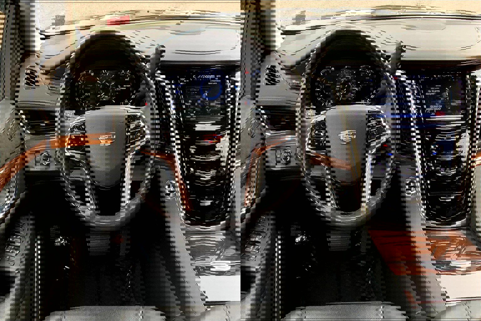 2020 Cadillac Escalade Luxury photo 2