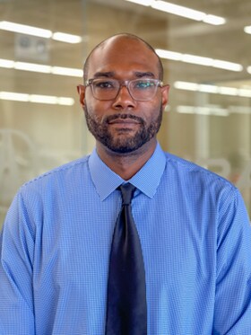 Staff member Bobby Jones from ID_25bcae2f3914