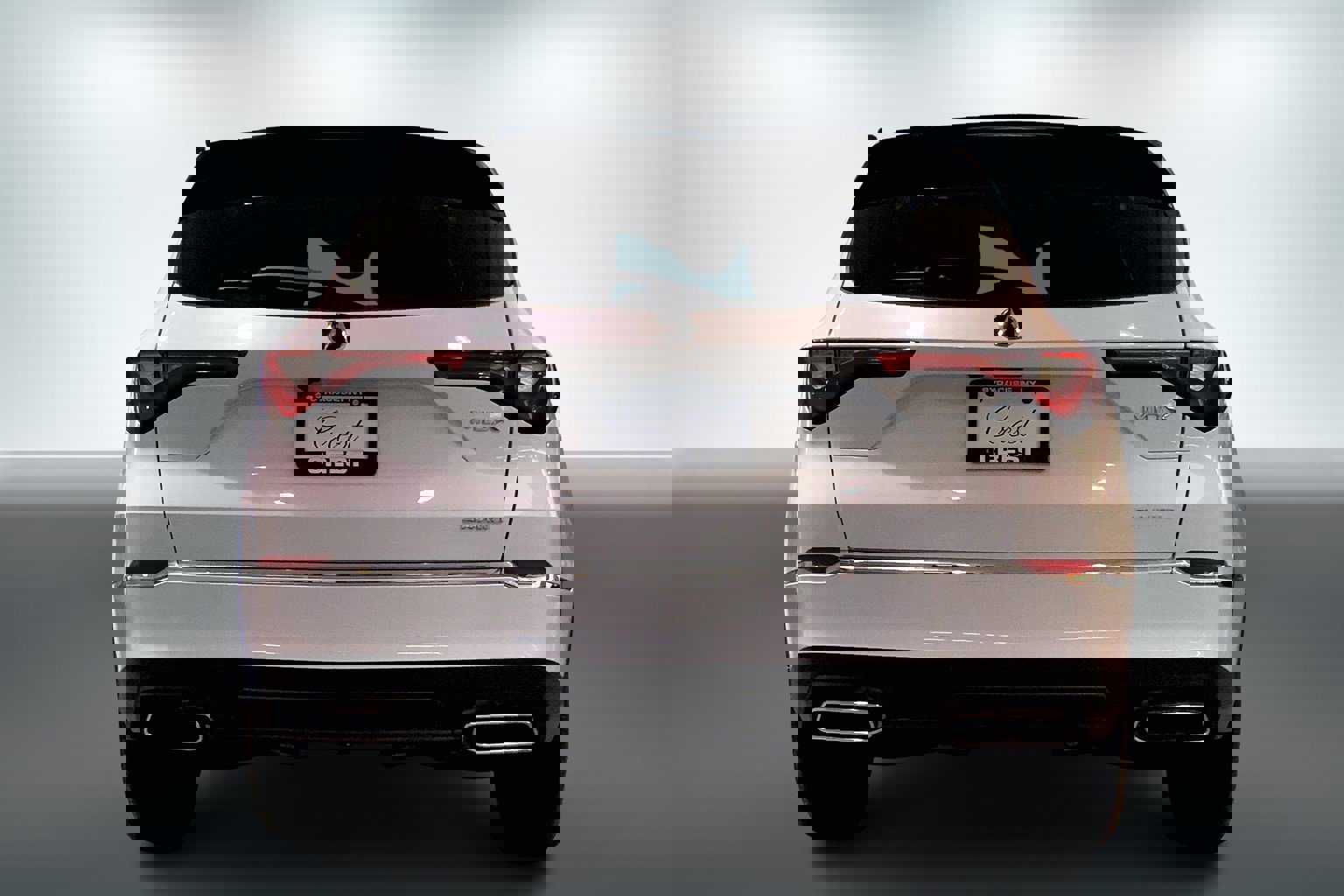 2022 Acura MDX SH-AWD photo 2