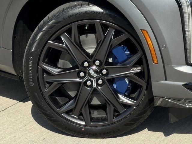 2026 Cadillac OPTIQ V-Series - Photo 28