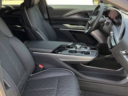 2026 Cadillac LYRIQ V Premium - Photo 23