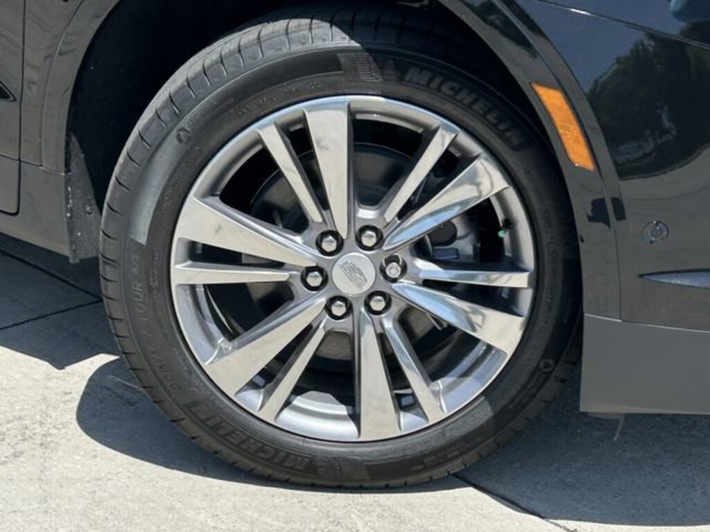 New 2025 CADILLAC XT5 Premium Luxury SUV