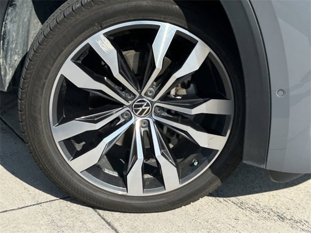 Used 2020 Volkswagen Atlas Cross Sport 3.6L V6 SEL Premium R-Line