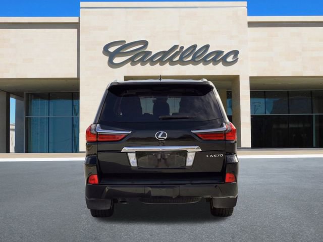 2017 Lexus LX 570 photo 2