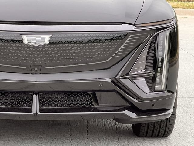 2026 Cadillac LYRIQ V Premium - Photo 8