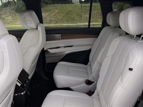 2027 Cadillac VISTIQ Luxury - Photo 24
