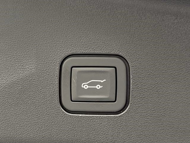 2027 Cadillac VISTIQ Luxury - Photo 24