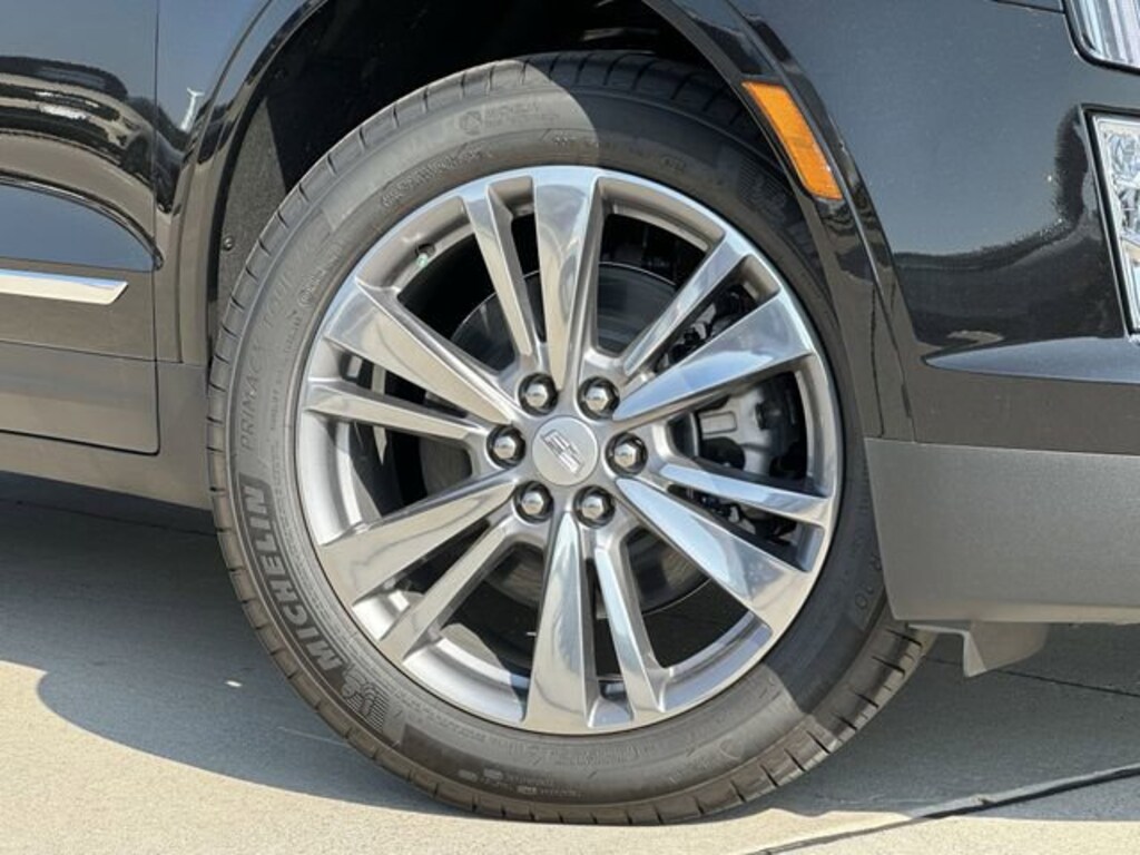 New 2025 CADILLAC XT5 Premium Luxury SUV