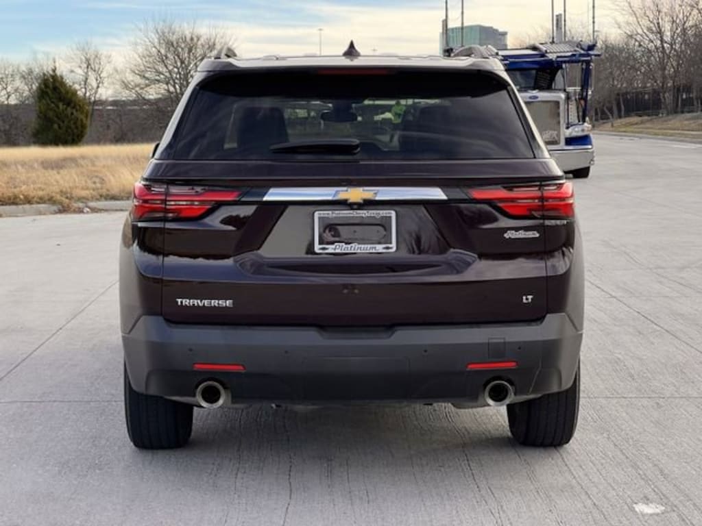 Used 2023 Chevrolet Traverse LT Cloth SUV